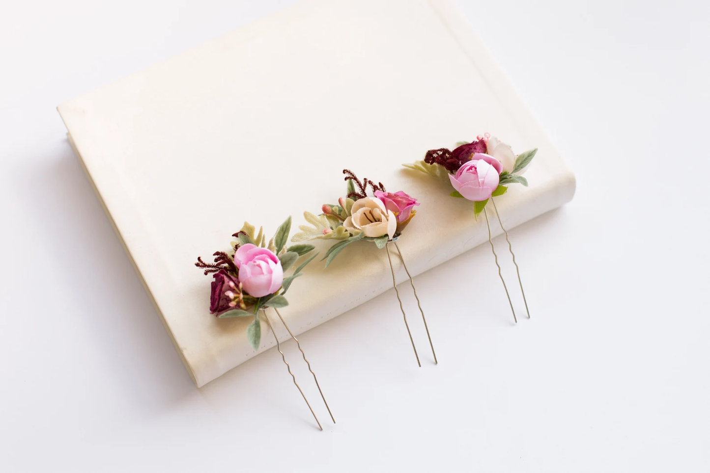 Set of 3 hair bobbi pins with lilac