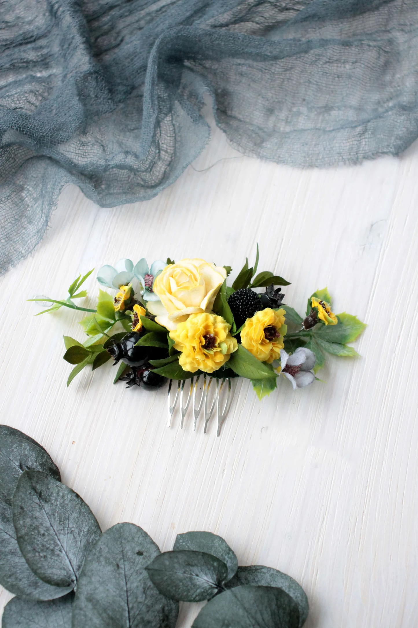 Yellow flower comb