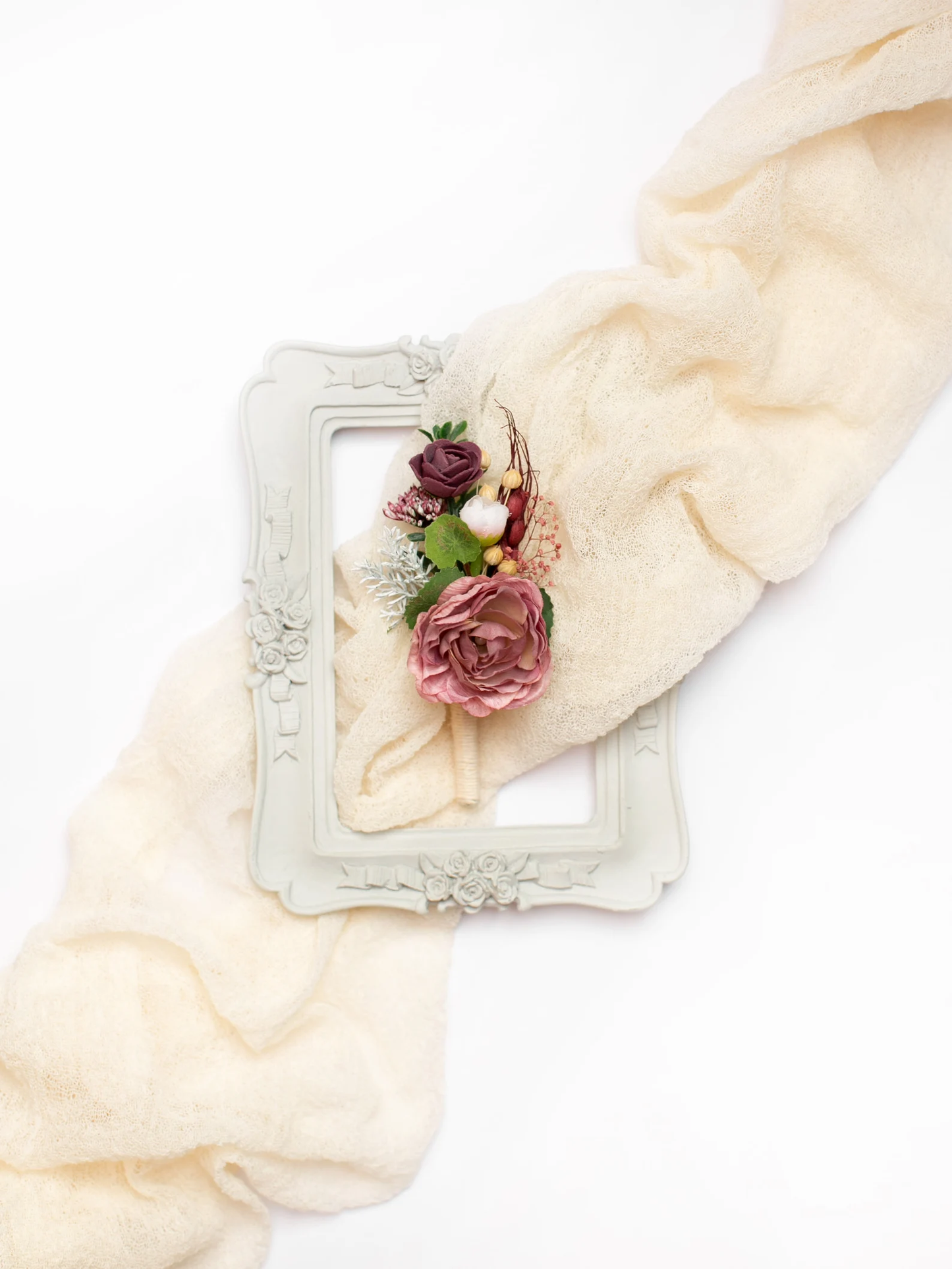 Rustic floral boutonniere
